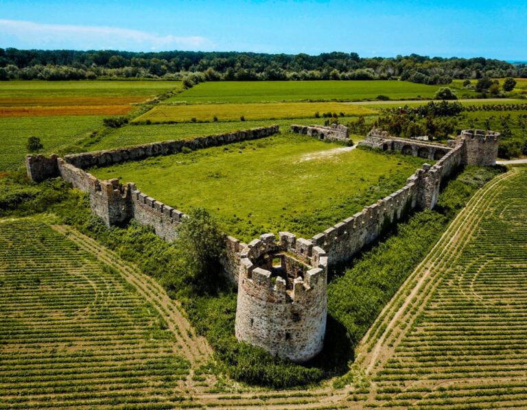 Travel in Albania, Travel agency albania, tours albania, vacation in albania, absolute albania, albanian sea, albanian mountains, albanian beach, archeology