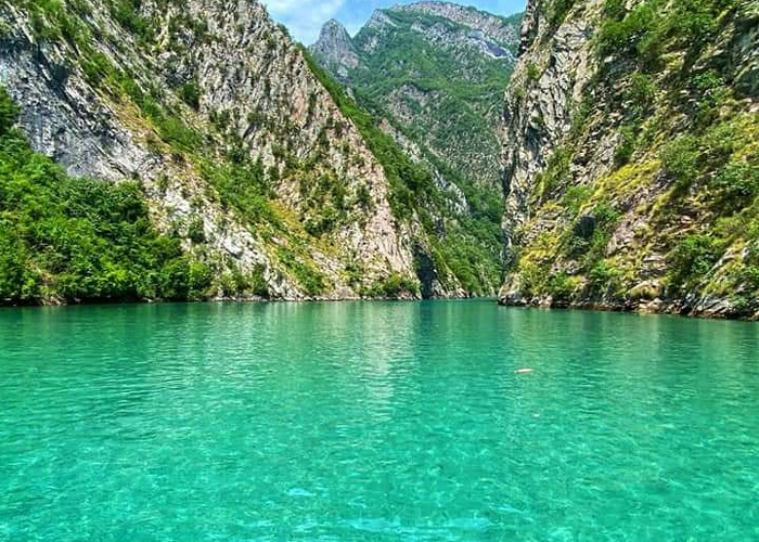 Travel in Albania, Travel agency albania, tours albania, vacation in albania, absolute albania, albanian sea, albanian mountains, albanian beach, archeology, tirana